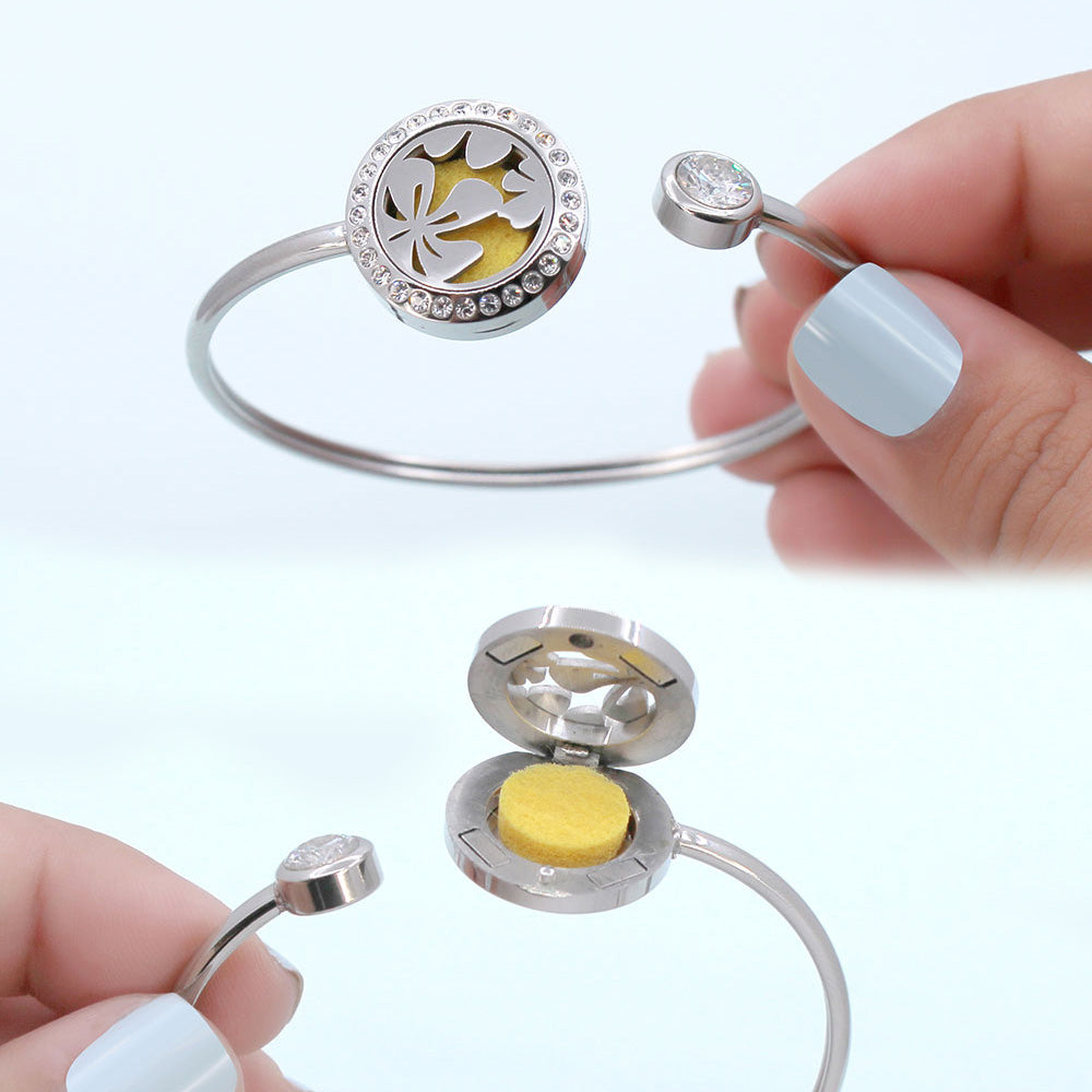 Love Cat Aromatherapy Twistable Bangle