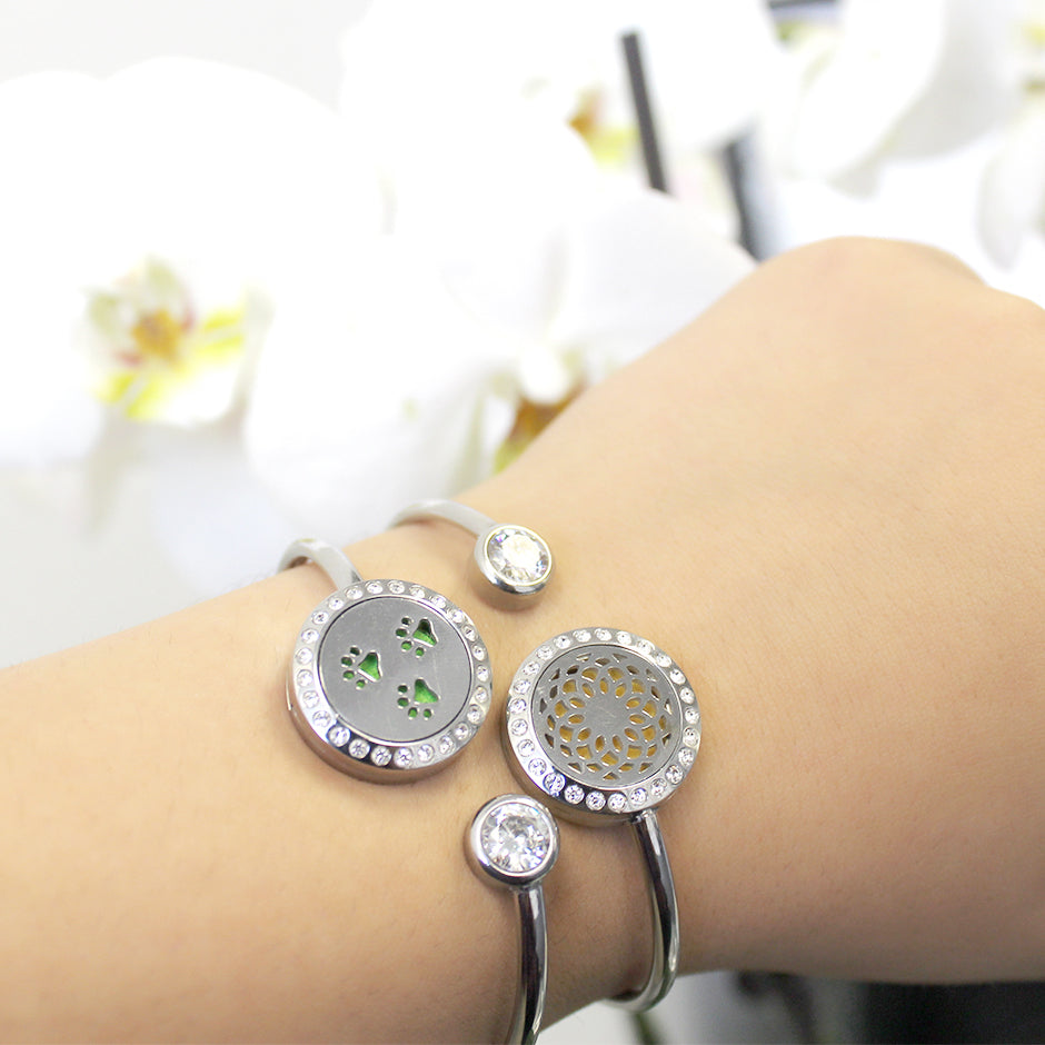 Flower Aromatherapy Twistable Bangle